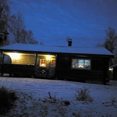 Mysig timmerstuga vid sjön Björken Grangärde Exteriör bild