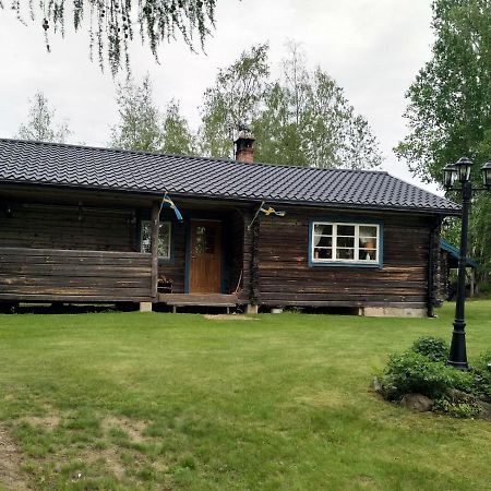 Mysig timmerstuga vid sjön Björken Grangärde Exteriör bild