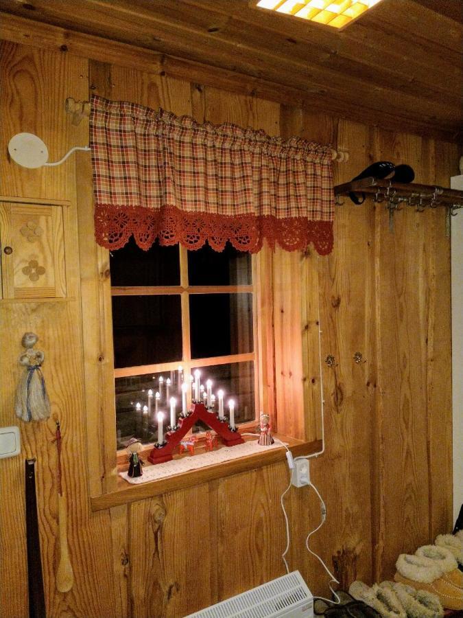 Mysig timmerstuga vid sjön Björken Grangärde Exteriör bild